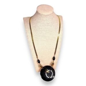 VINTAGE GOLD NECKLACE PENDANT RETRO BOHEMIAN METAL ROUND PAINTED BLACK